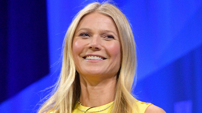 Gwyneth Paltrow sourit