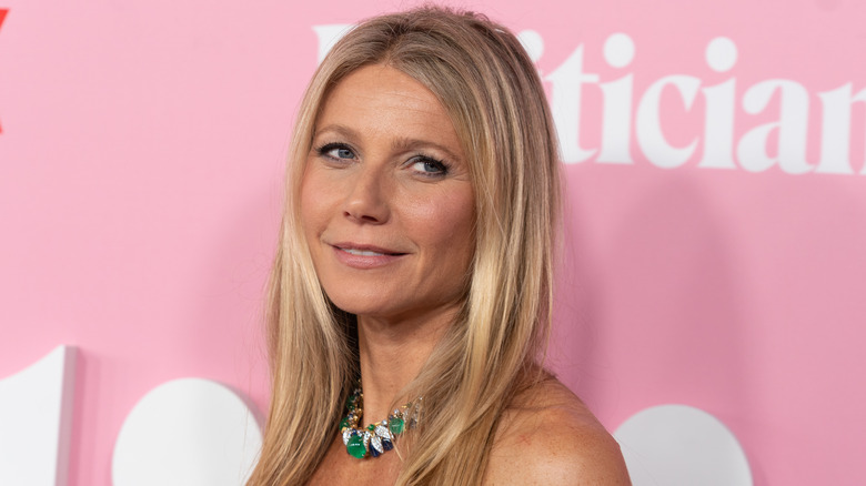 Gwyneth Paltrow sourit