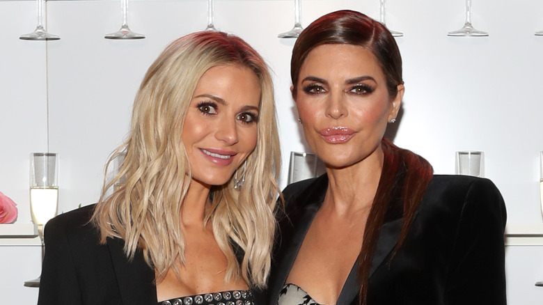 Dorit Kemsley et Lisa Rinna posant ensemble