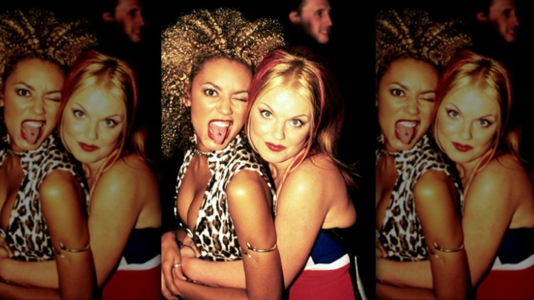 Mel B et Geri Halliwell se font un câlin 