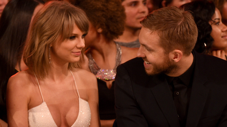 Taylor Swift et Calvin Harris discutent