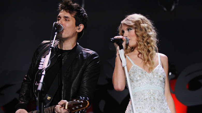 Taylor Swift et John Mayer se produisent ensemble