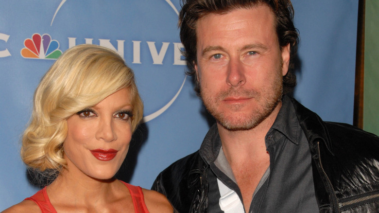 Tori Spelling et Dean McDermott posent