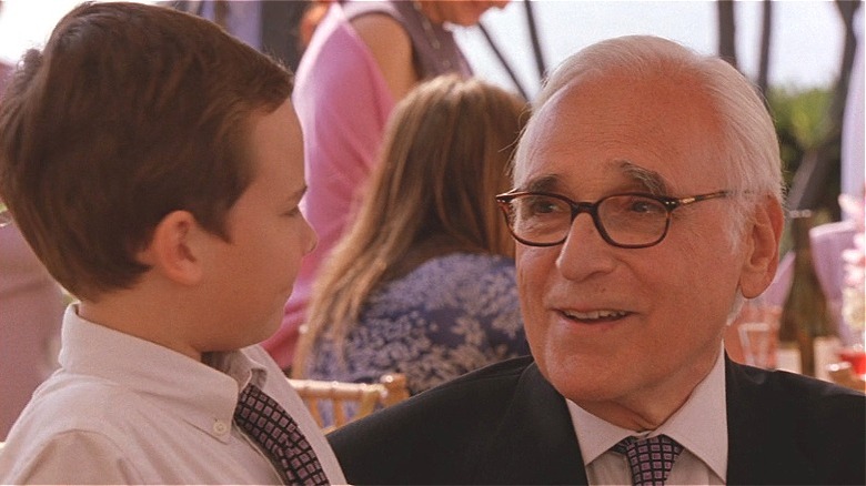 Harold Gould dans Freaky Friday aux côtés de Ryan Malgarini