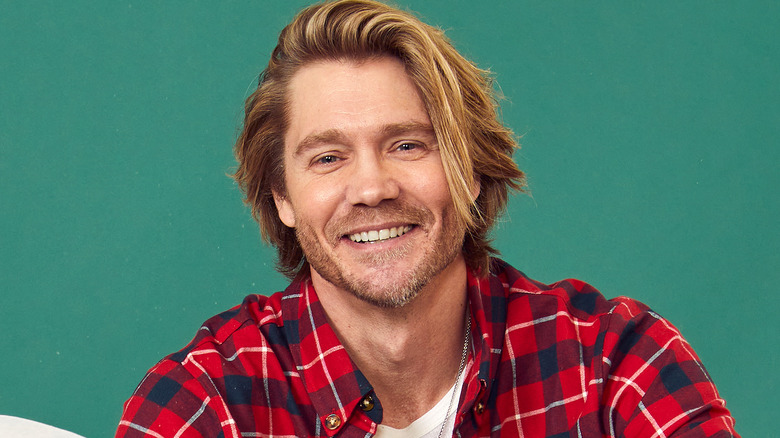 Chad Michael Murray souriant à Christmas Con New Jersey 2022 