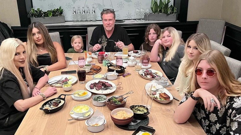 Dîner de famille de Tori Spelling et Dean McDermott