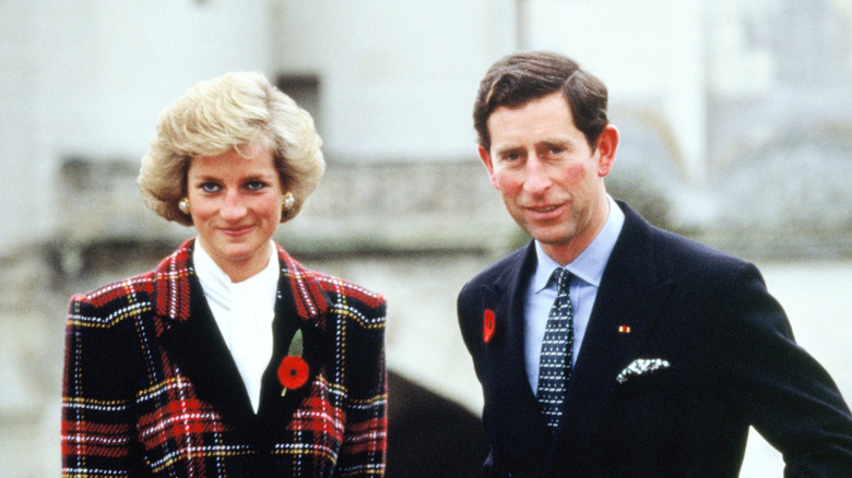 La princesse Diana et le roi Charles posent 