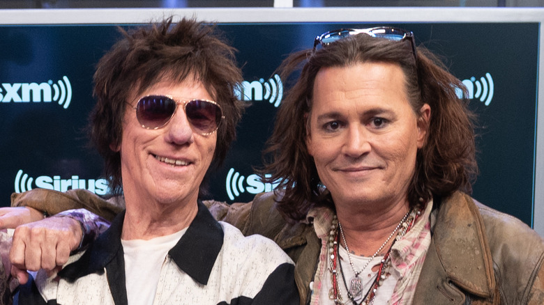 Jeff Beck et Johnny Depp souriants