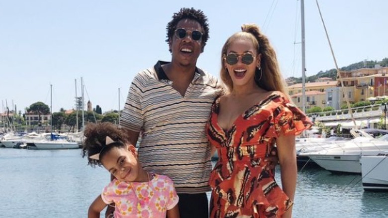 Blue Ivy, Jay-Z et Beyoncé sourient en vacances