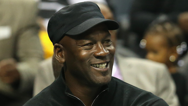 Michael Jordan souriant