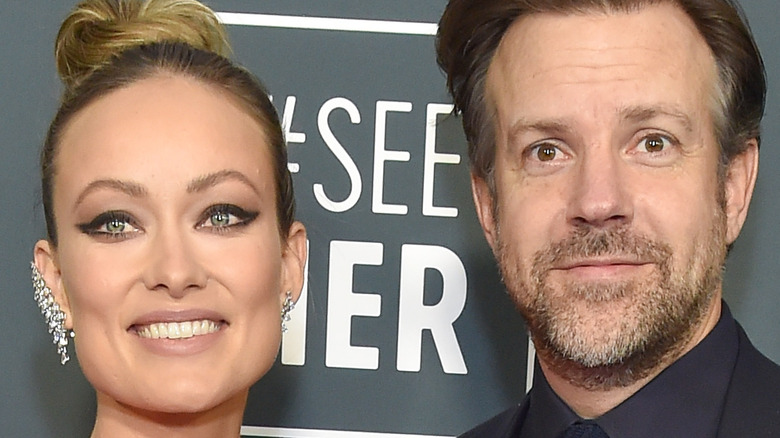 Olivia Wilde et Jason Sudeikis souriant