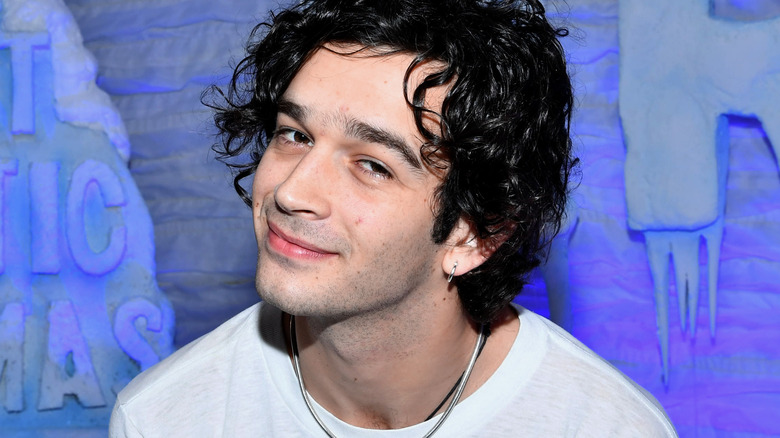 Matt Healy souriant