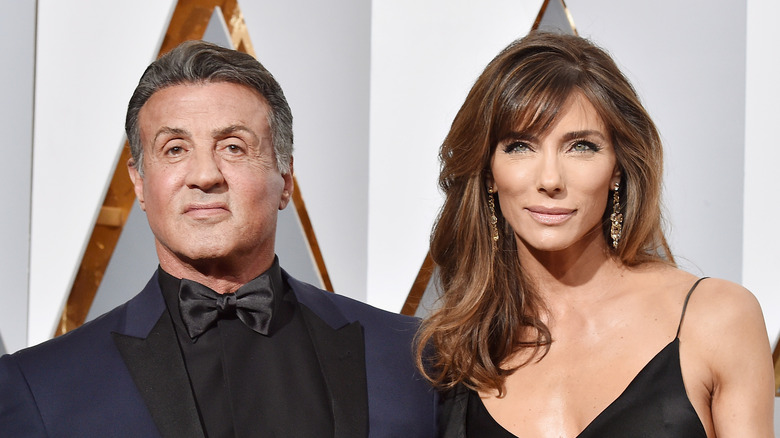 Sylvester Stallone pose avec Jennifer Flavin