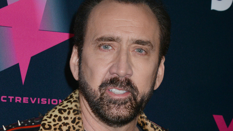 Nicolas Cage posant