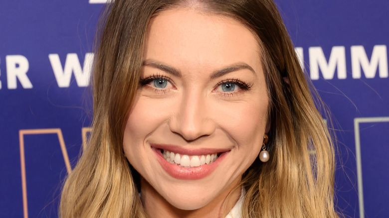 Stassi Schroeder souriant