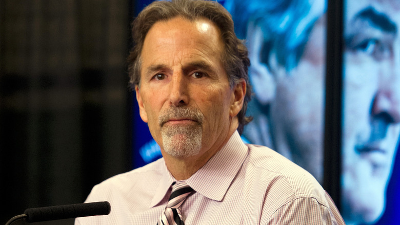 John Tortorella lors d'une conférence de presse 