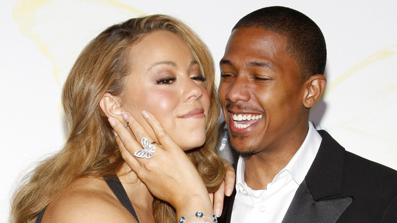 Mariah Carey posant avec Nick Cannon