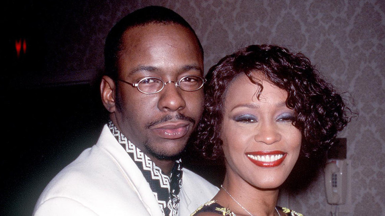 Bobby Brown posant avec Whitney Houston