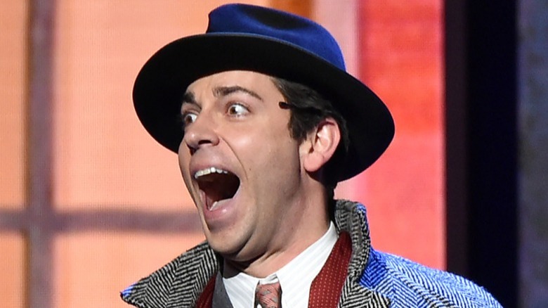 Zachary Levi chante à Broadway