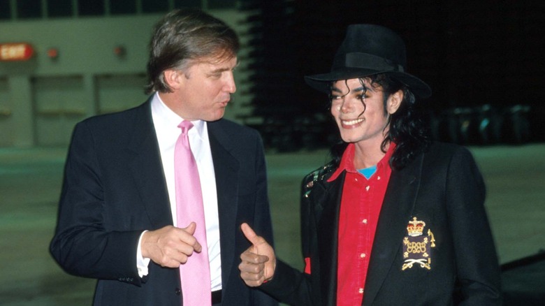 Donald Trump Michael Jackson lève le pouce