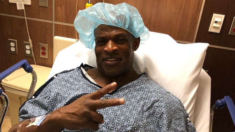 Ronnie Coleman sourit depuis son lit d'hôpital