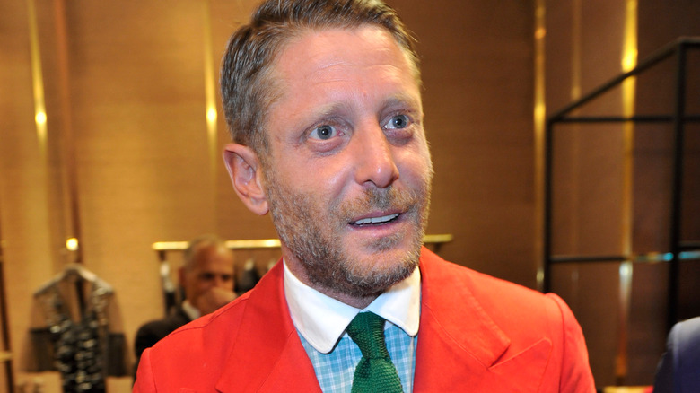 Lapo Elkann posant 