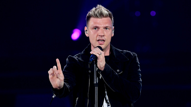 Nick Carter chante