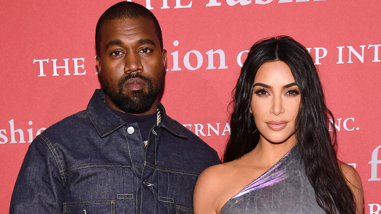 Kanye West et Kim Kardashian posent