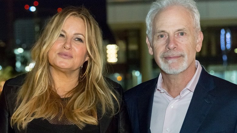 Jennifer Aniston et Christopher Guest posant