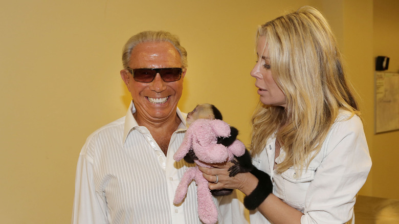 Aviva Drescher avec son père et un singe