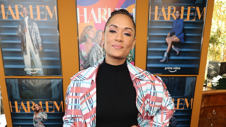 Grace Byers posant lors d'un événement