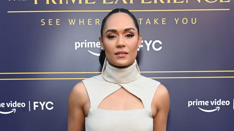 Grace Byers posant lors d'un événement