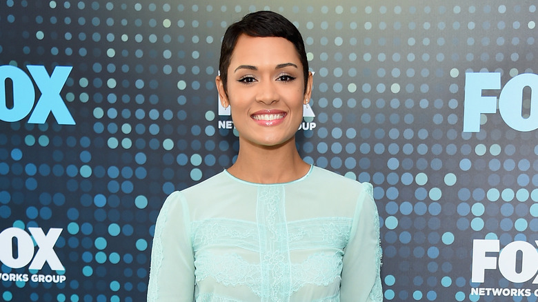 Grace Byers posant lors d'un événement