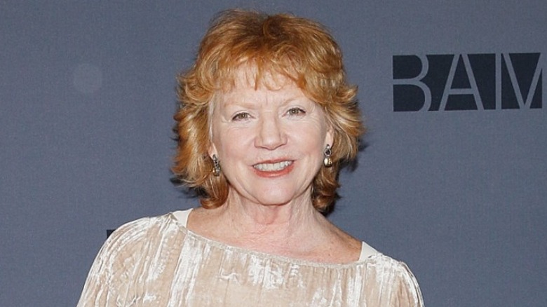 Becky Ann Baker souriante