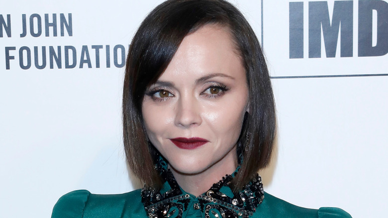 Christina Ricci sourit