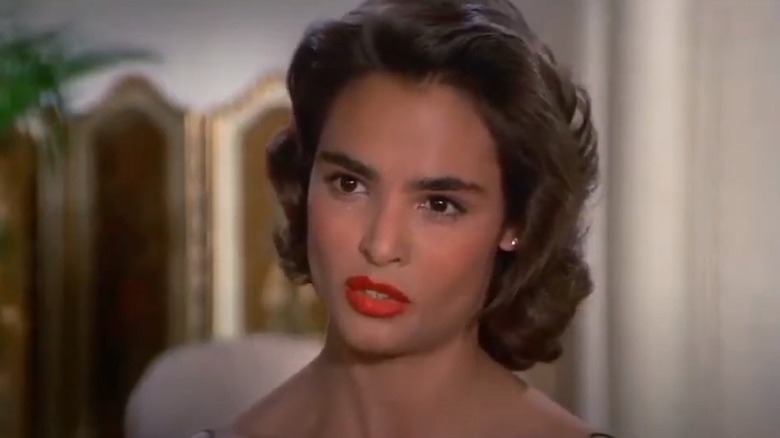 Talisa Soto parlant