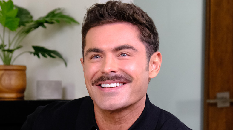 Zac Efron, souriant