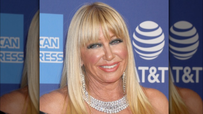 Suzanne Somers souriante