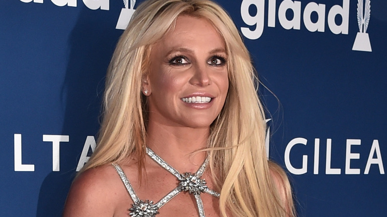 Britney Spears sourit 