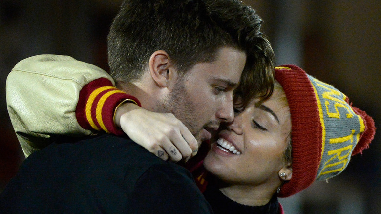 Miley Cyrus se rapproche de Patrick Schwarzenegger