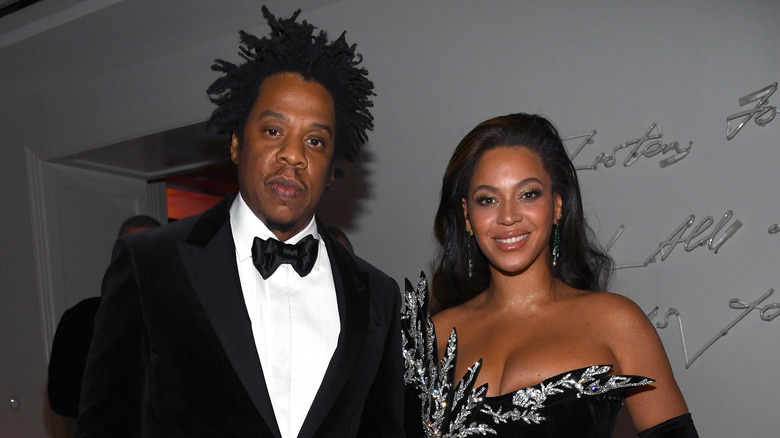 Jay-Z dreadlocks courts Beyonce longs cheveux raides