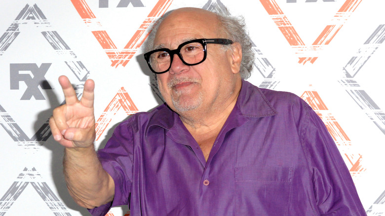 Danny DeVito posant