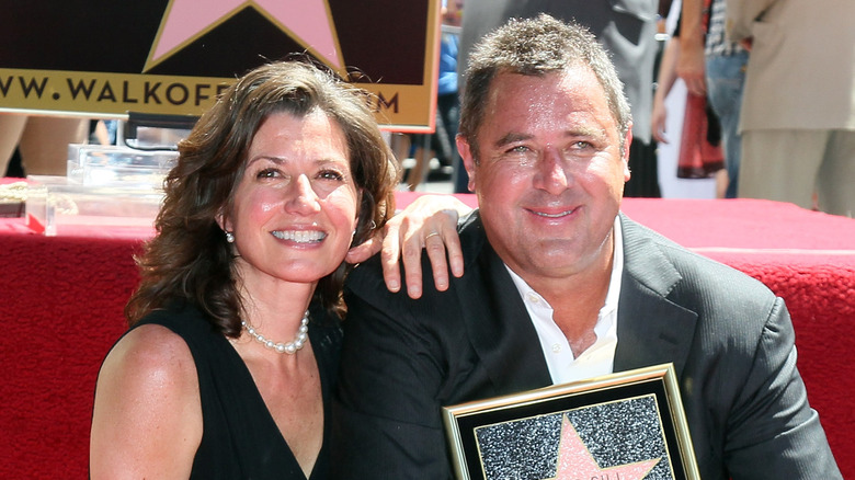 Amy Grant posant avec Vince Gill