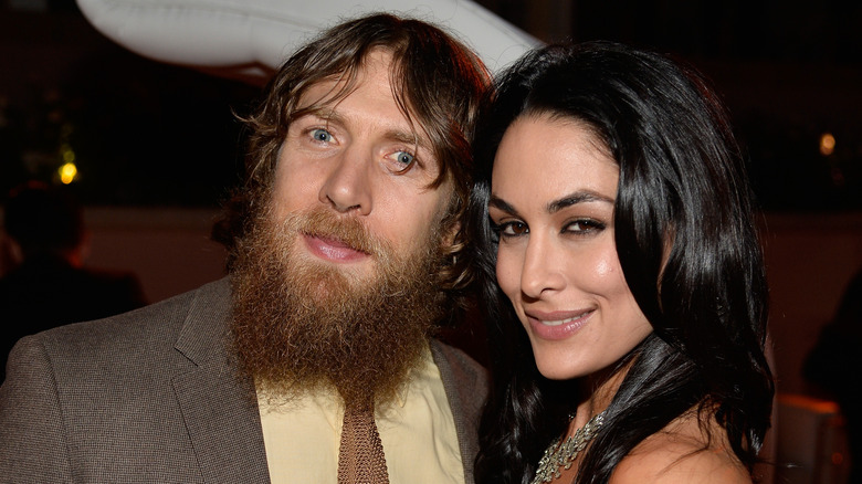 Bryan Danielson, Brie Bella souriant