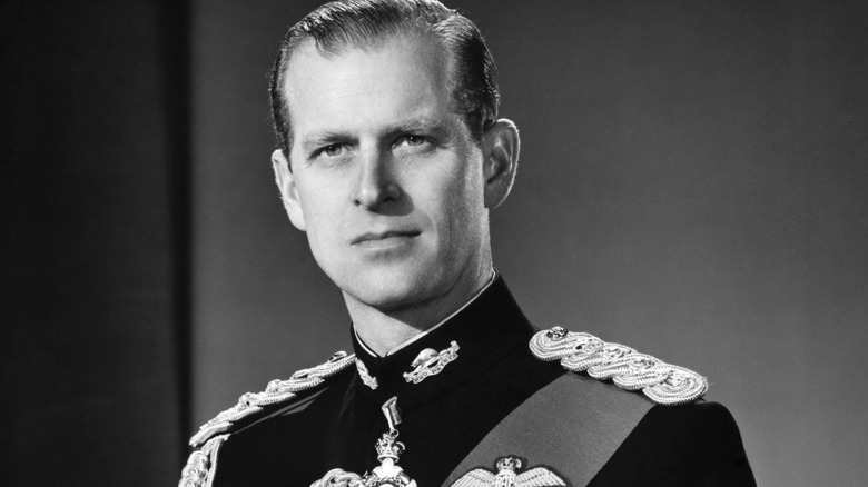 Le prince Philip posant