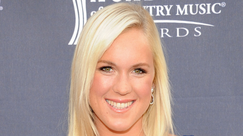 Bethany Hamilton sourit