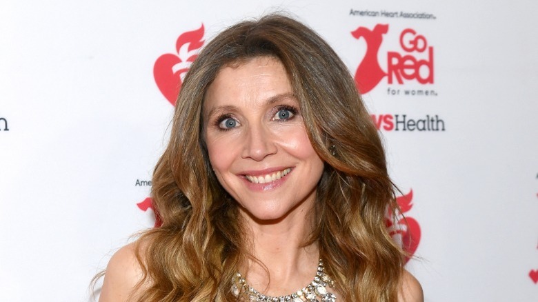 Sarah Chalke souriante