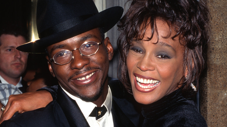 Whitney Houston et Bobby Brown souriants