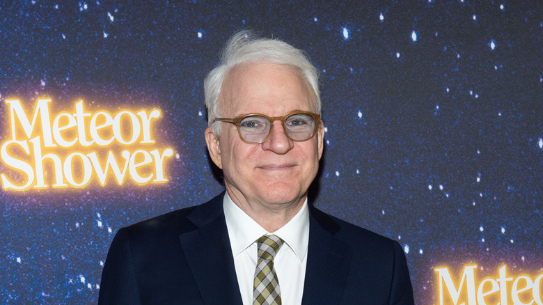  Steve Martin souriant