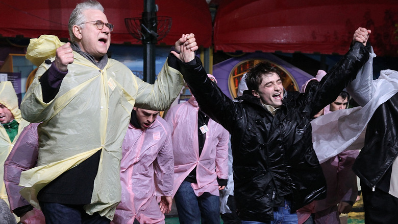 John Larroquette et Daniel Radcliffe dans "Comment réussir en affaires..."